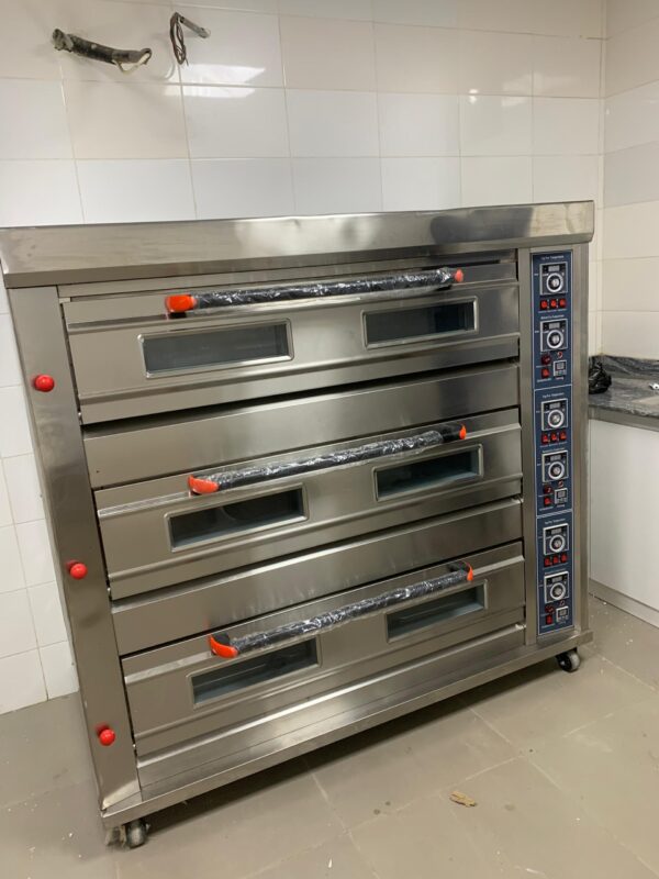 3 deck 9 trays oven