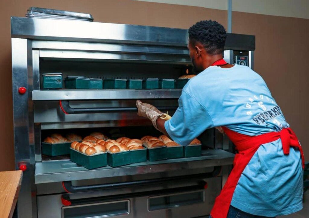 3-Deck 9-Tray Oven (Electric & Gas) – High-Capacity Baking for Professional Kitchens 🍞🔥